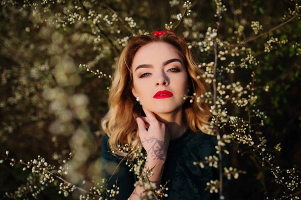 What's the Best Way to Style a Quilted Jacket for an Autumnal Executive Look?