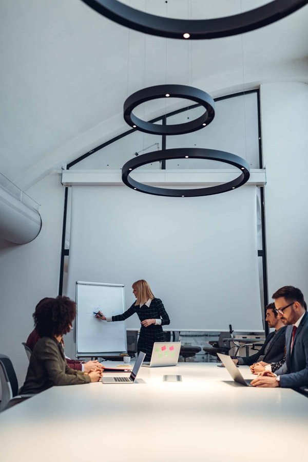 What Is the Impact of 5G Technology on UK's Smart City Initiatives?